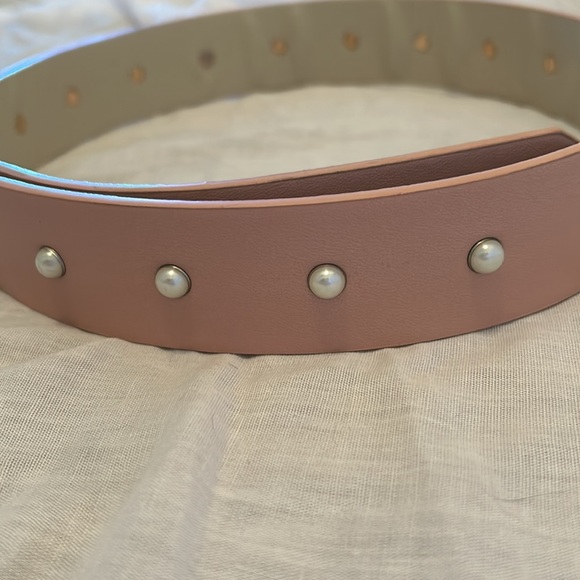 Pink/ pearl belt - Picture 2 of 7